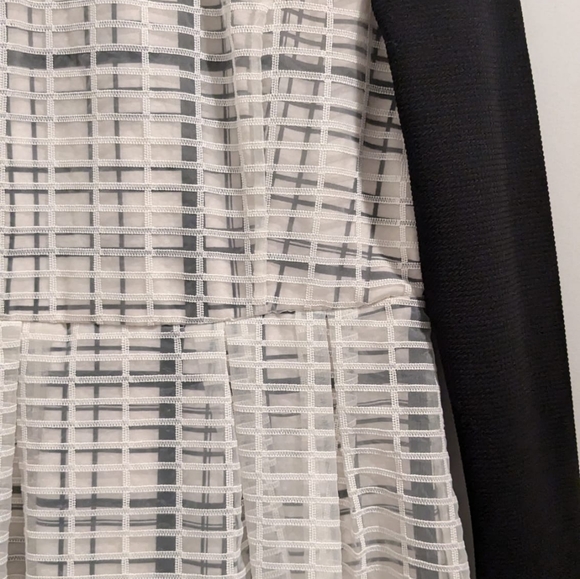 7. Modifier White and Black Checkered Dress Size Small (S) - Picture 3 of 8